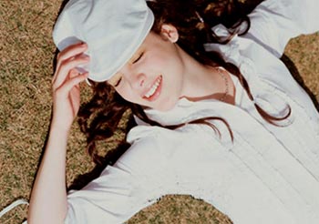 服装:“衫”情季节给优雅加点酷