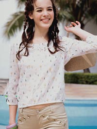 服装:“衫”情季节给优雅加点酷